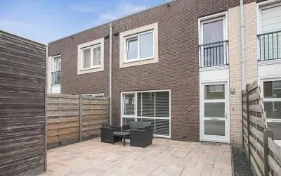 Terraced house for sale: Tempo Doeloestraat 165, Indische Buurt Oost Almere