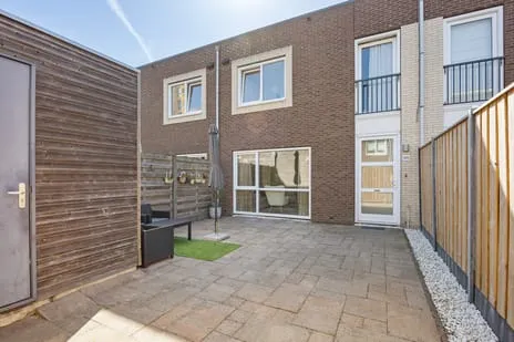 Tussenwoning te koop: Tempo Doeloestraat 165, Indische Buurt Oost Almere