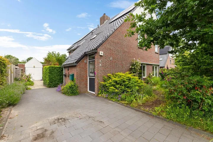 Twee-onder-één-kap te koop: Ter Borch 18, Zuid-Es Zuidlaren