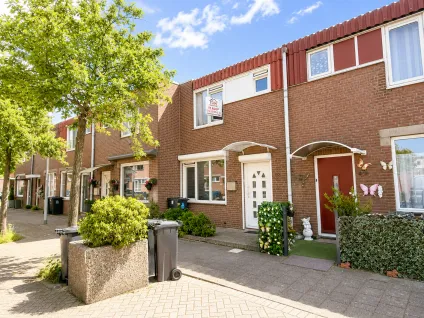 Tussenwoning te koop: Ter Wormstraat 52, Beverwaard Rotterdam