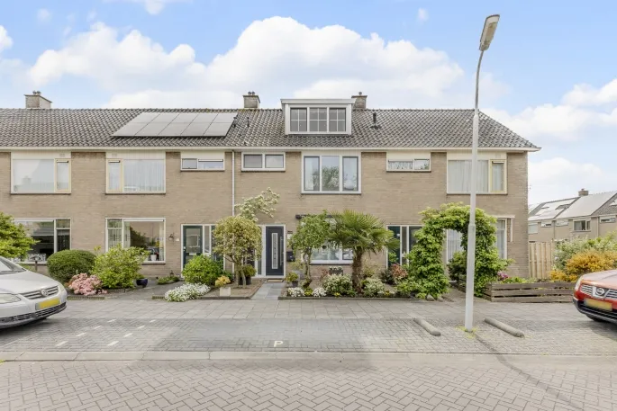 Tussenwoning te koop: Teresjkowastraat 61, Noorderham Krommenie