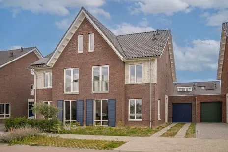 Tussenwoning te koop: Terra Nigrastraat 38, Verspreide huizen Kesteren Kesteren