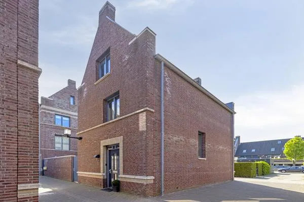 Vrijstaande woning te koop: Terreplein 32, Geertruidenberg-Kom Geertruidenberg