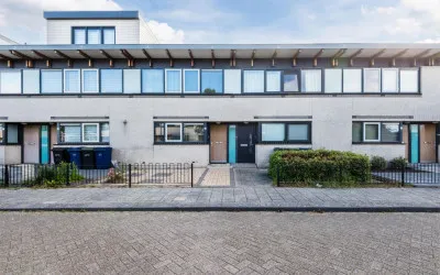 Tussenwoning te koop: Terschellingstraat 42, Almere