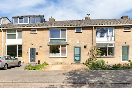 Tussenwoning te koop: Terschellingstraat 8, Schilders- en Waddenbuurt Zaandam