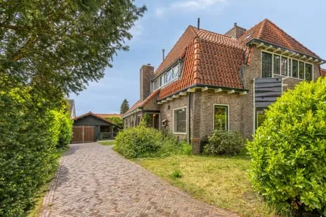 Twee-onder-één-kap te koop: Tesselschadelaan 14, Vondellaan Bussum