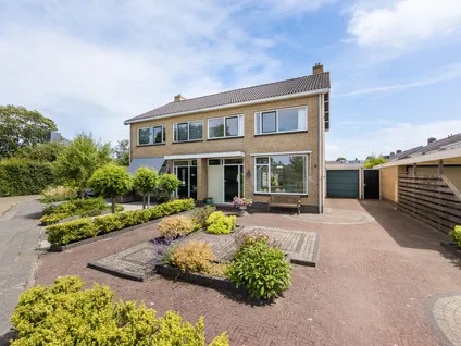 Twee-onder-één-kap te koop: Tettingburren 10, Workum Workum