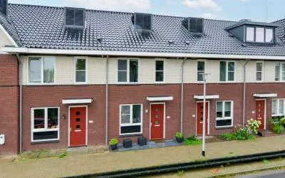 Tussenwoning te koop: Thamerweg 118, Dorpscentrumcentrum Uithoorn