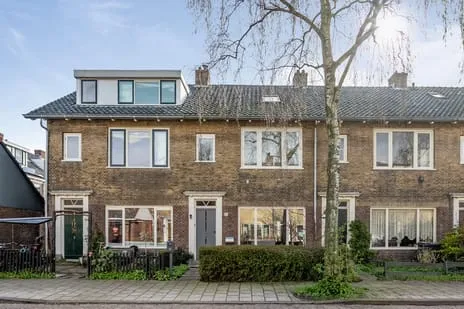 Tussenwoning te koop: Theemsstraat 6, Zeeheldenbuurt Haarlem