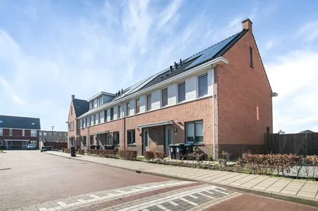 Hoekwoning te huur: Theo van Rijenlaan 50, Verspreide huizen Hoeven Zaltbommel