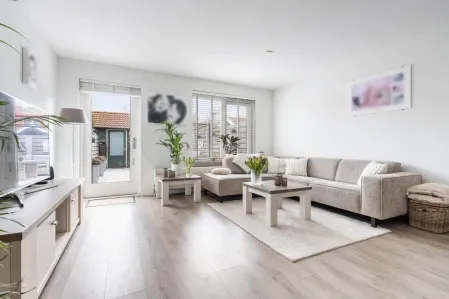 Tussenwoning te koop: Theo Huizenaarpad 12, Rotterdam