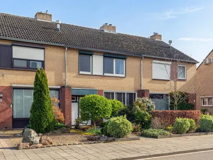 Tussenwoning te koop: Theresiastraat 8, Peij Echt
