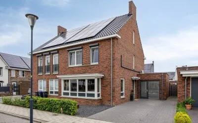 Twee-onder-één-kap te koop: Thijs de Torenwachterstr 5, Verspreide huizen Hoeven Zaltbommel