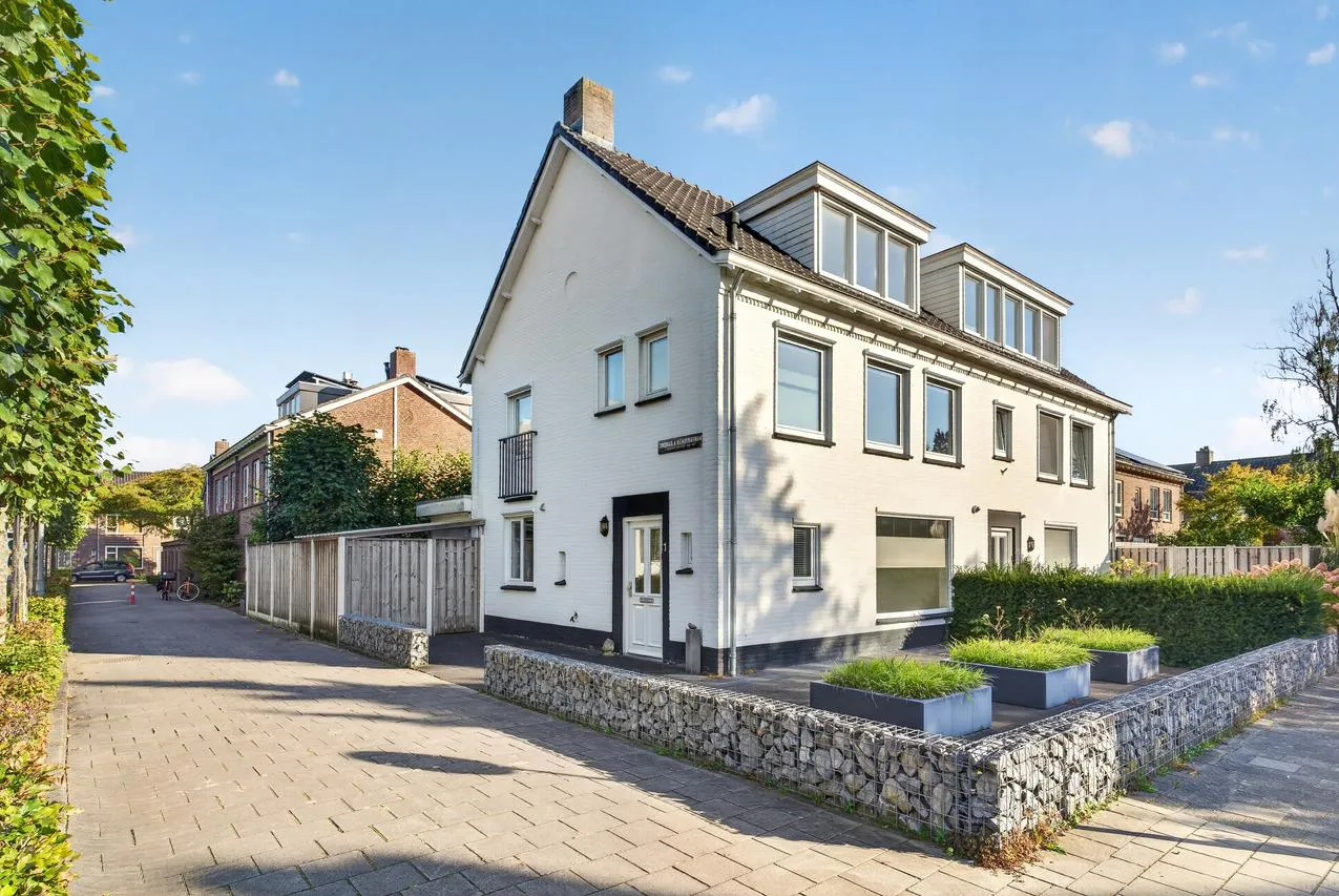 Twee-onder-één-kap te koop: Thomas a Kempisstraat 1, 'S-Hertogenbosch