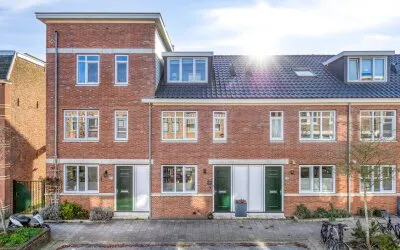 Tussenwoning te koop: Thomas à Kempisstraat 27, Liduinabuurt Schiedam