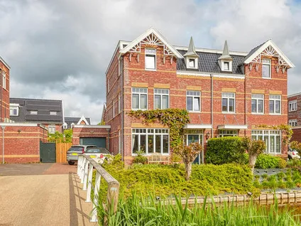 Twee-onder-één-kap te koop: Thomas Mannsingel 43, Kraayenstein en Vroondaal 'S-Gravenhage