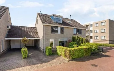 Tussenwoning te koop: Thomas Ainsworthstraat 2, Prinsessenwijk Nijverdal