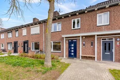 Tussenwoning te koop: Thomas van Aquinostraat 62, Tiendschuur Tilburg