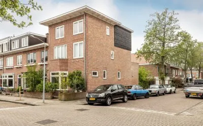 Hoekwoning te koop: Thomsonlaan 63, Natuurkundigenbuurt-west Haarlem