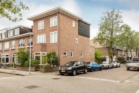 Hoekwoning te koop: Thomsonlaan 63, Natuurkundigenbuurt-west Haarlem