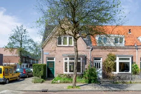 Hoekwoning te koop: Thomsonlaan 65, Natuurkundigenbuurt-west Haarlem
