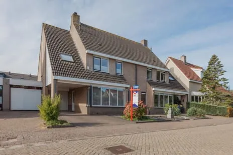 Hoekwoning te koop: Thorbecke singel 9, Hooipolder en De Hoeven Raamsdonksveer