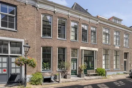 Tussenwoning te koop: Thorbeckegracht 12, Zwolle