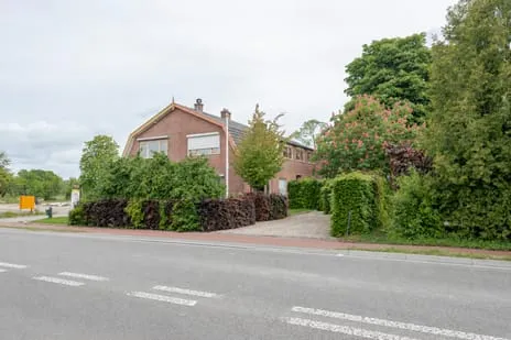 Twee-onder-één-kap te koop: Thorbeckelaan 108, Buitengebied Barneveld Barneveld