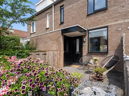 Terraced house for sale: Thorbeckelaan 19, Centrum-Oost Spijkenisse