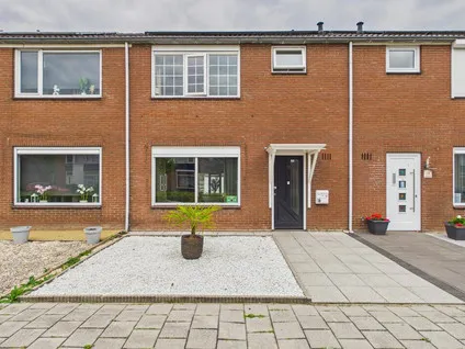 Tussenwoning te koop: Thorbeckelaan 20, Kern Axel Axel