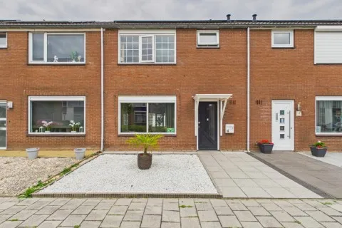 Tussenwoning te koop: Thorbeckelaan 20, Kern Axel Axel