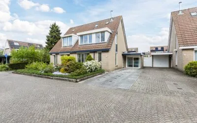 Twee-onder-één-kap te koop: Thorbeckelaan 29, Biezen Dongen