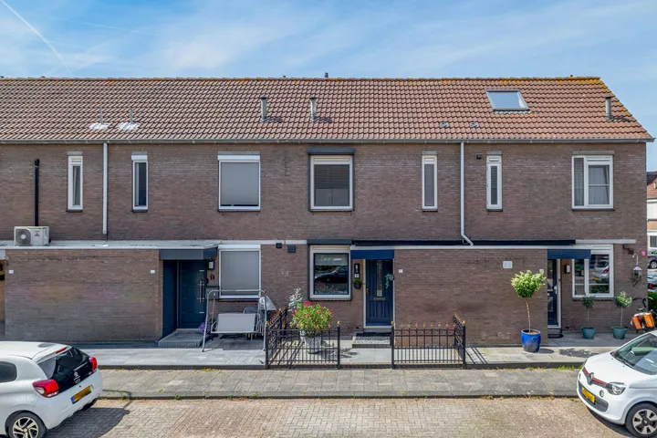 Terraced house for sale: Thorbeckelaan 30, Centrum-Oost Spijkenisse