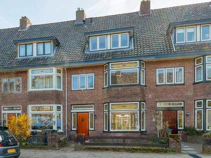 Tussenwoning te koop: Thorbeckestraat 74, Leiden