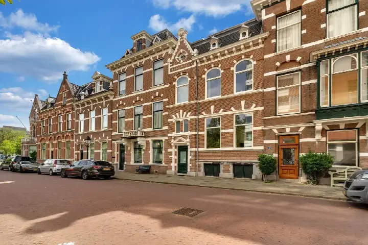 Home for sale: 1e Sweelinckstraat 10, Sweelinckplein e.o. 'S-Gravenhage