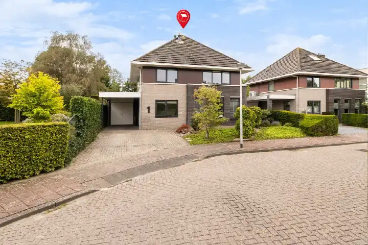 Home for sale: 28 Oktoberstraat 1, Wouw Wouw
