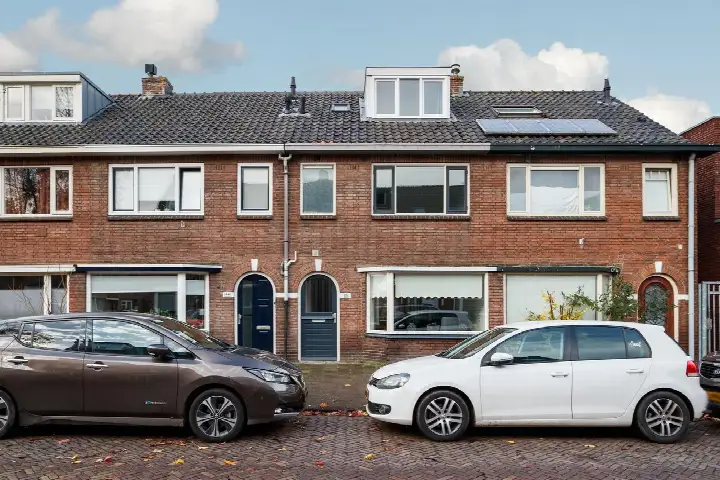 Tussenwoning te koop: A.H.G. Fokkerstraat 48, Prins Bernhardplein en omgeving Utrecht