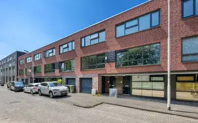 Terraced house for sale: A. Noordewier-Reddingiuslaan 89, Prinsenland Rotterdam