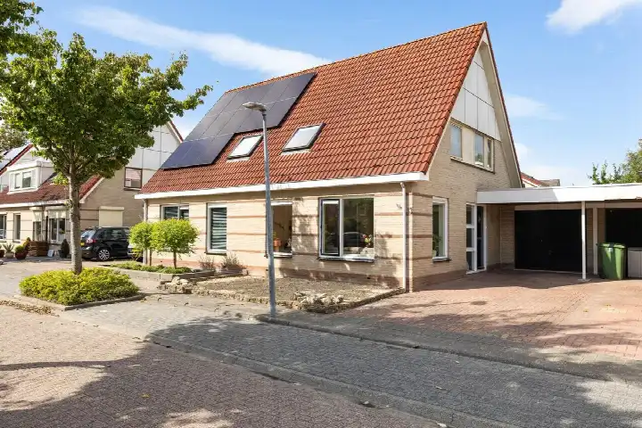 Tussenwoning te koop: Aak 13, Zuidhorn Zuidhorn