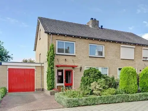 Tussenwoning te koop: Aakstraat 14, Zaltbommel Vergt en omgeving Zaltbommel