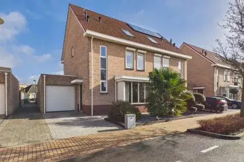 Twee-onder-één-kap te koop: Aalscholver 14, Othene Terneuzen