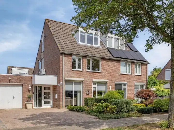 Tussenwoning te koop: Aalscholverlaan 48, Kom Engelen 'S-Hertogenbosch