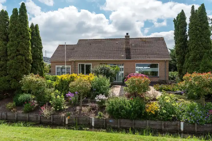 Detached house for sale: Aalsmeerderweg 96, Greenpark Aalsmeer