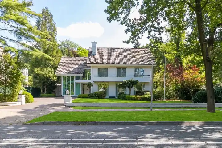 Vrijstaande woning te koop: Aalsterweg 307, Eikenburg Eindhoven