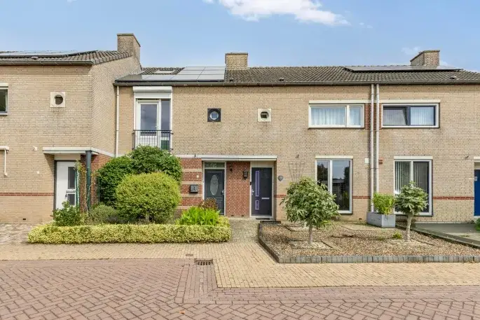 Tussenwoning te koop: aan 't Erf 9, Kern Arcen Arcen