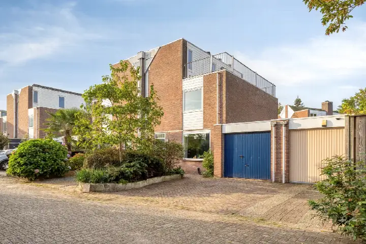 Hoekwoning te koop: Abdijenlaan 1, Abdijenbuurt 'S-Hertogenbosch