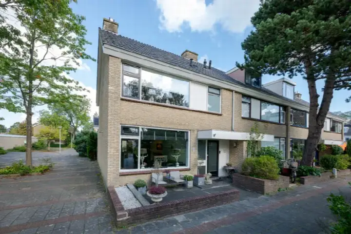 Hoekwoning te koop: Abel Tasmanplantsoen 16, Noord-Hofland Voorschoten
