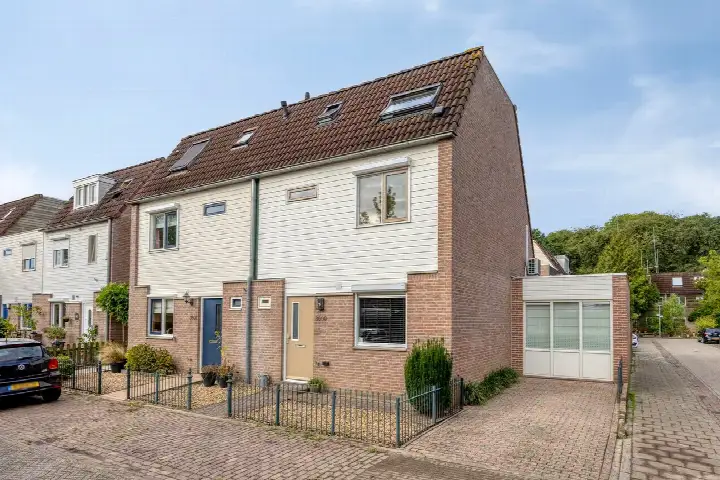 Twee-onder-één-kap te koop: Abersland 3609, Abersland Wijchen