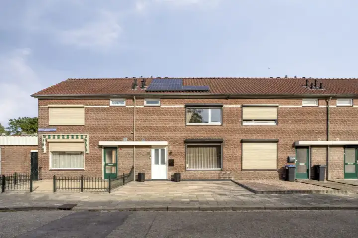 Terraced house for sale: Abraham Bloemaertstraat 29, Bloemvelden Helmond
