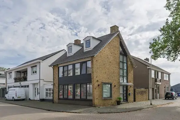 Twee-onder-één-kap te koop: Abraham de Haanstraat 18, Warande-West Bergen Op Zoom